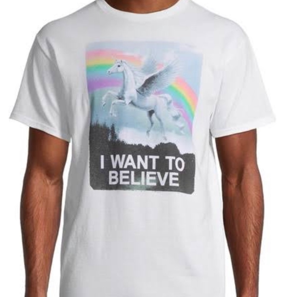 White “I want to Believe” Rainbow Unicorn Tshirt Unisex small 10% cotton